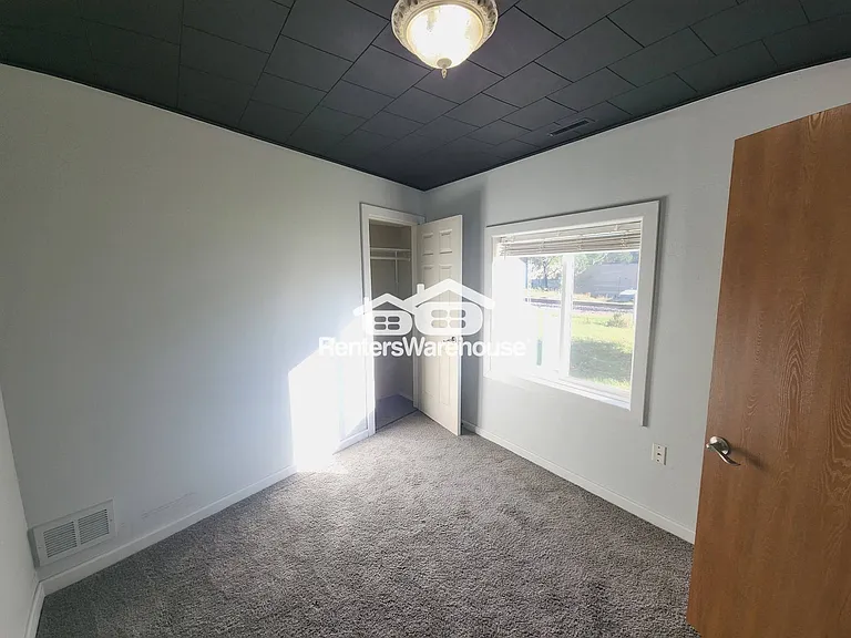 200 N Vine St — Photo 16