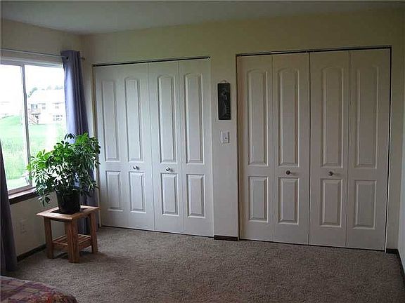 Down stairs bed room