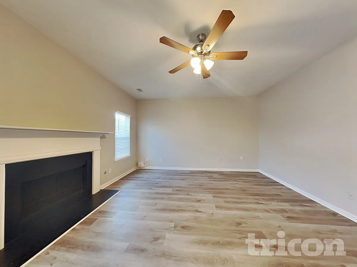 Building Photo - 124 River Pass Ct