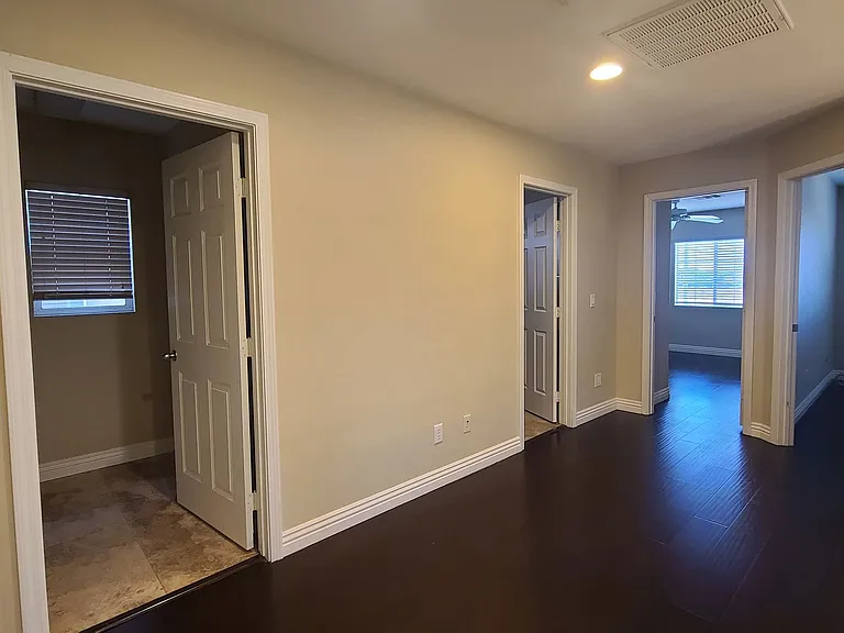 7449 W Mistral Ave — Photo 20