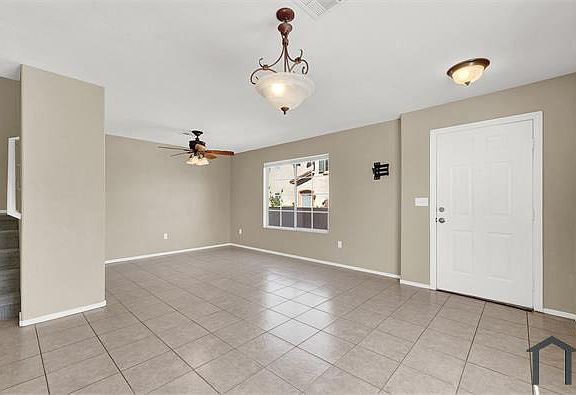 5th image of 76 Belle Maison Ave