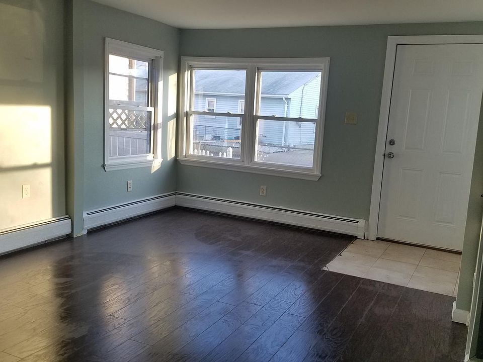 1st image of 21 Grove Pl