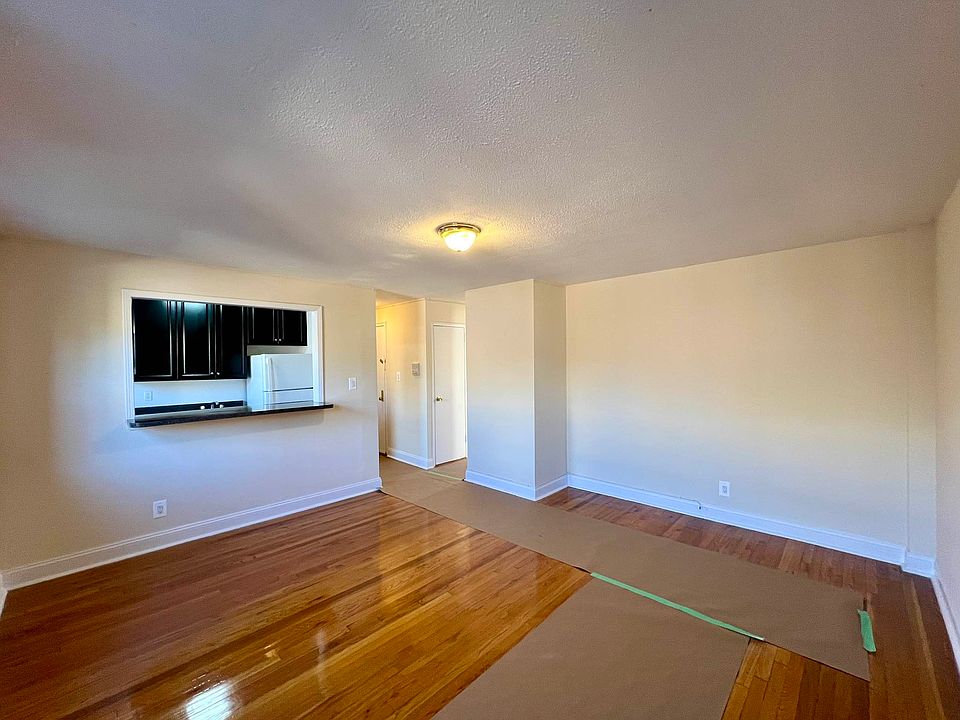 1st image of 20-15 21st Ave #2A
