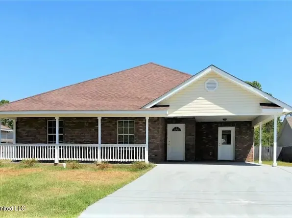 222 Dogwood St, Waveland, MS 39576