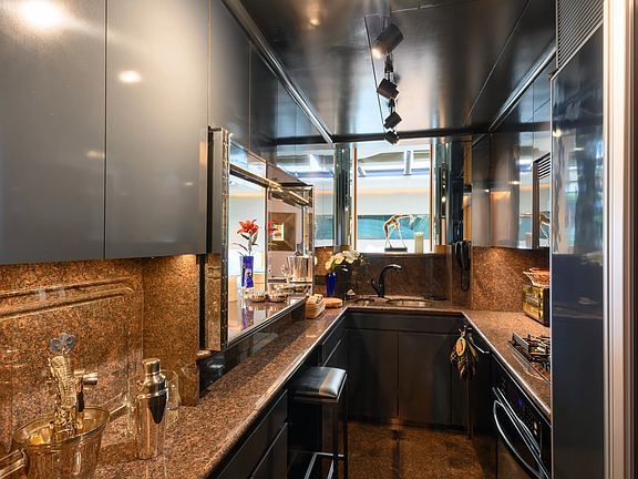 4th image of 17 W 54th St APT 10B