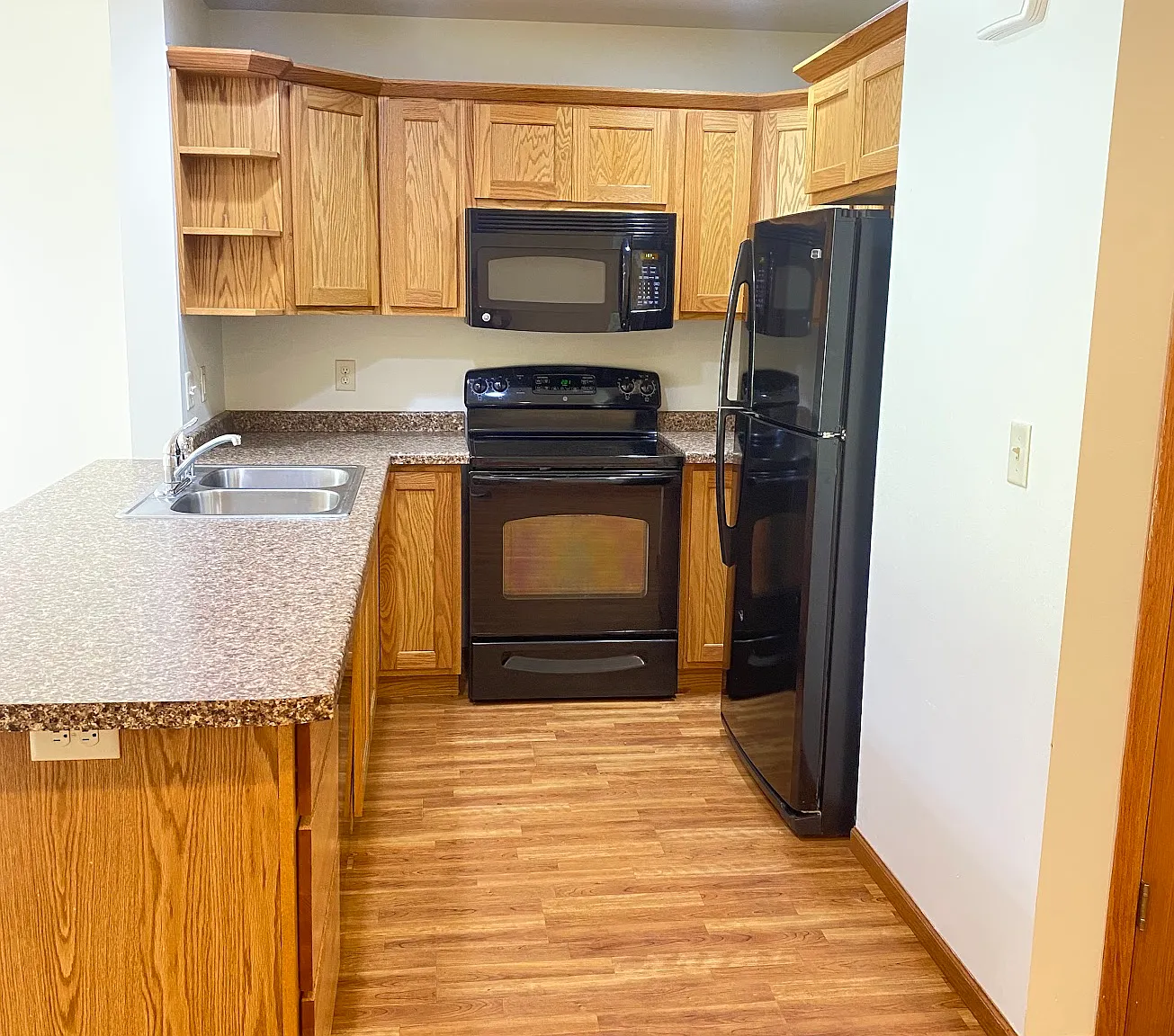 2 bed, 1.5 bath, 1944 sqft, $1,495 — Photo 4