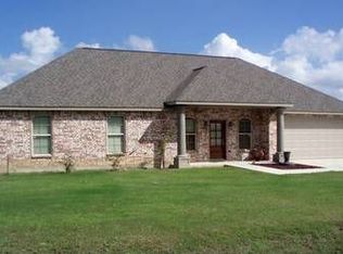 2594 Ravenway Dr, Moss Bluff, LA 70611