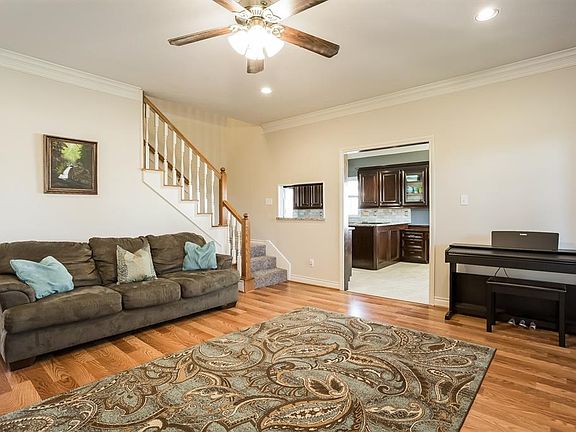 4th image of 4406 Amber Lake Dr