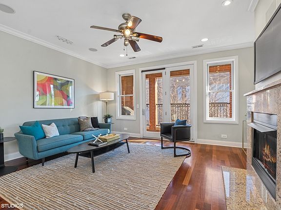 3rd image of 3010 N Sheffield Ave APT 3S