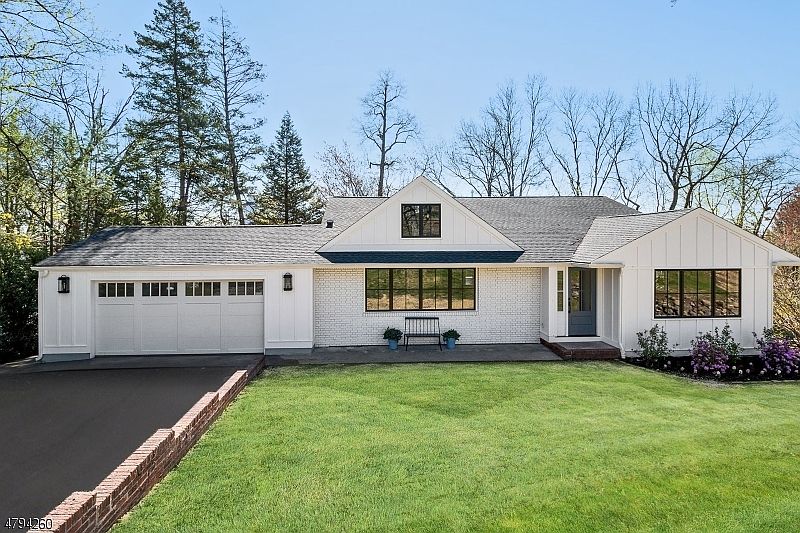 2nd image of 619 Highland Ave