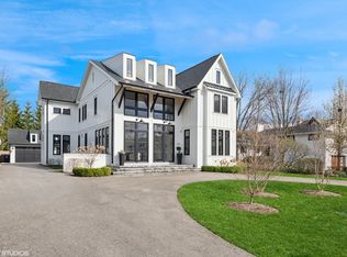 373 Bluff St, Glencoe, IL 60022