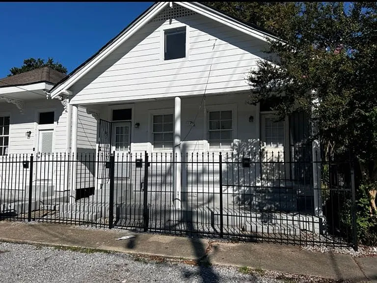 7710 Oak St — Photo 1