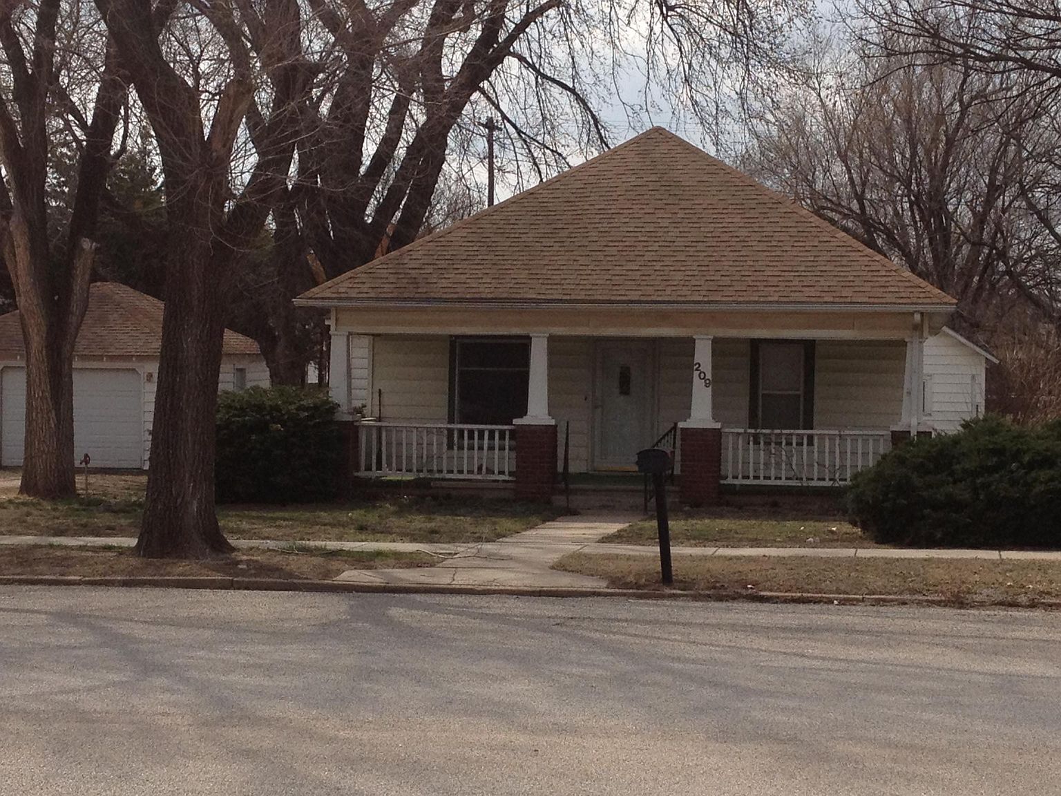 209 N Main St, Argonia, KS 67004 Zillow