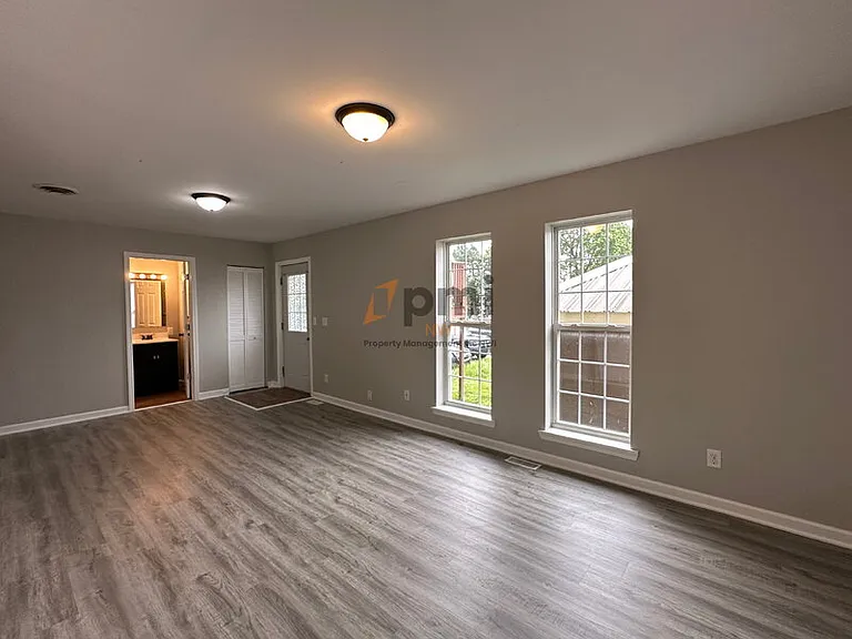 12910 Cline Ave #C — Photo 6