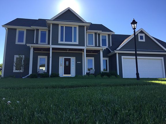2nd image of 670 Majestic View Ln