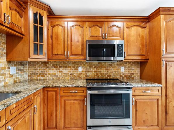 4327 Palm Forest Dr N