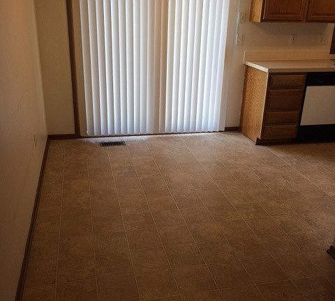 4th image of 507 1st Ave S