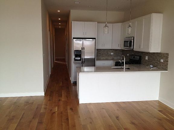 2nd image of 3428 N Southport Ave