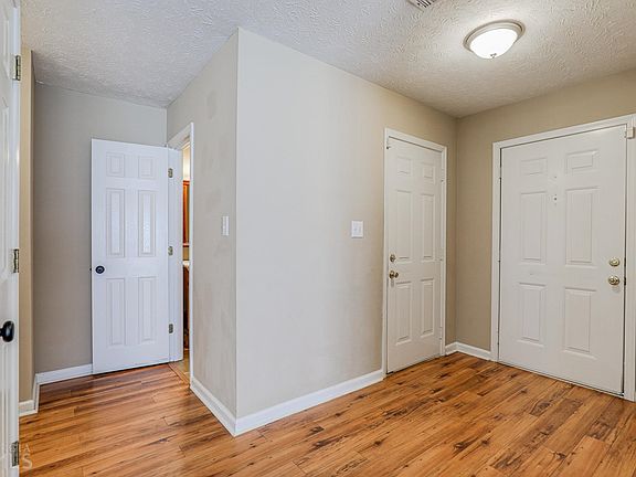 5th image of 34 Prestwick Ct