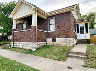924 S 11th St, Quincy, IL 62301