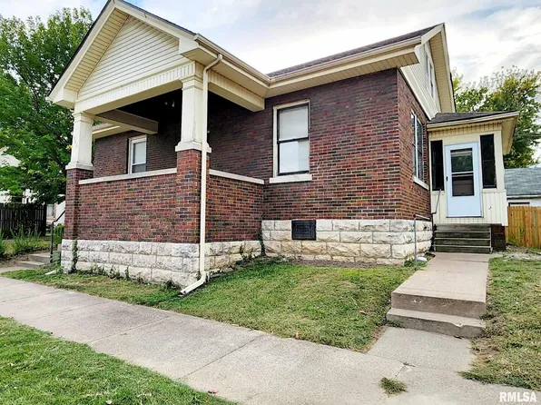 924 S 11th St, Quincy, IL 62301