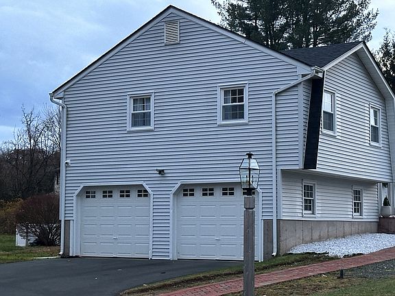 3rd image of 5 Trout Dr