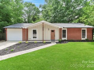 6409 Pineburr Ct, Charlotte, NC 28211