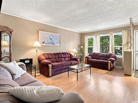 4th image of 448 ROBINSON STREET