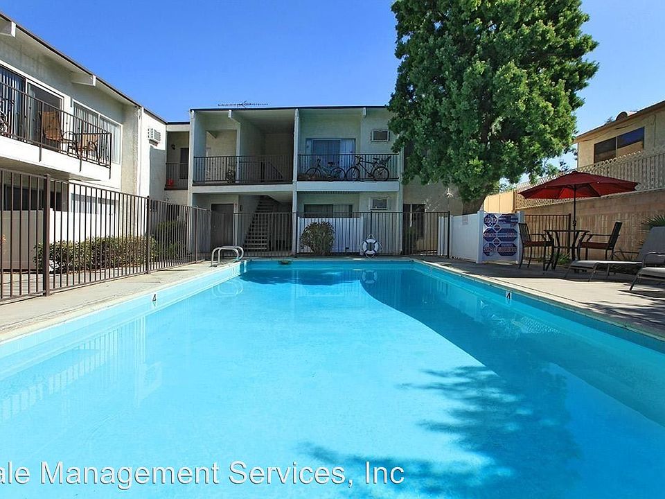 1st image of 18339 Collins St APT 28