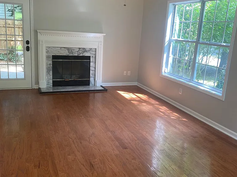 3220 Southshore Ct — Photo 11