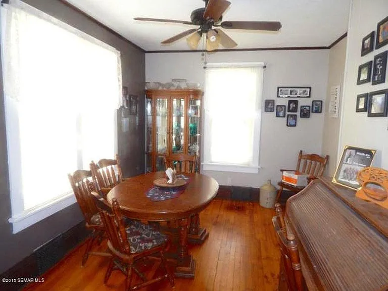 623 Sheridan St — Photo 2