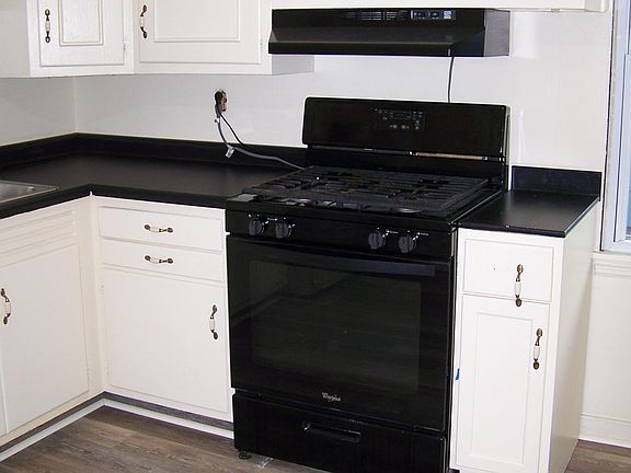2nd image of 3144 165th St APT 4
