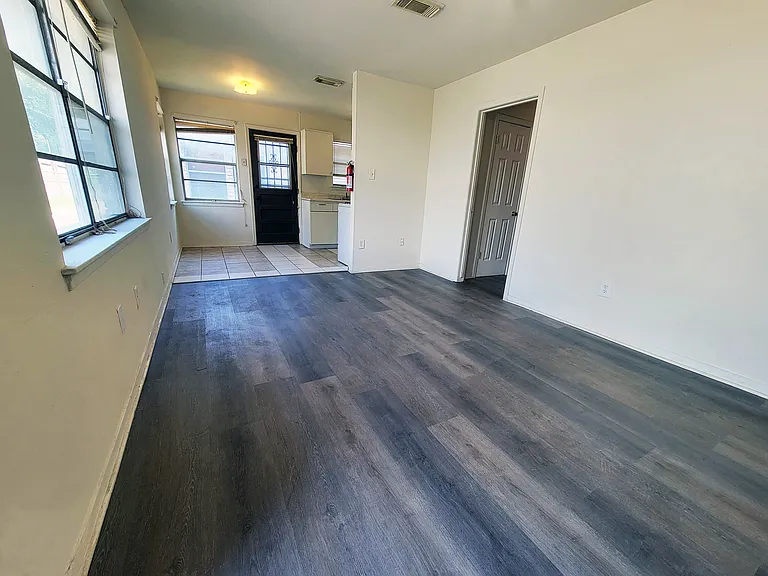 6209 Cavalcade St #B — Photo 1
