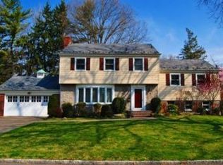 295 Kensett Rd, Manhasset, NY 11030