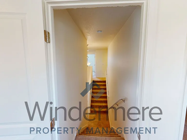 229 Kokanee Dr — Photo 9