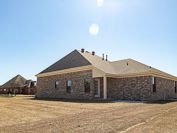 2nd image of 812 Crittenden Or Marque
