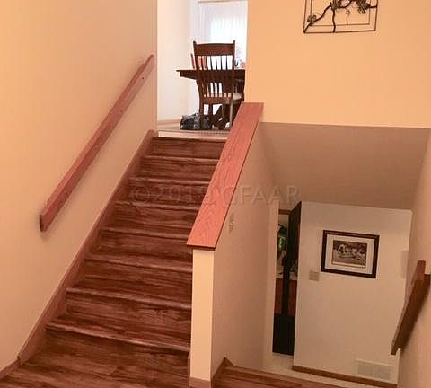 4th image of 3900 Fairview Dr