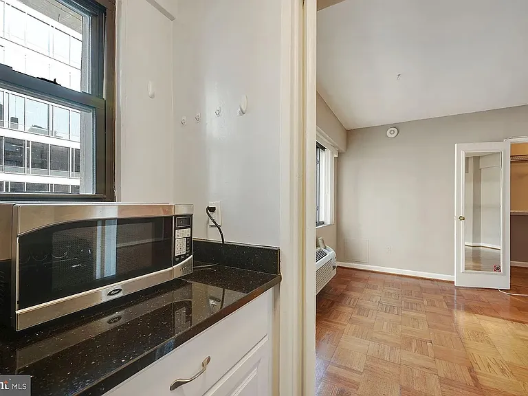 2141 I St NW #514 — Photo 15