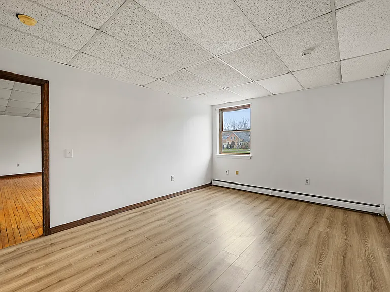55 Crystal St #8 — Photo 4