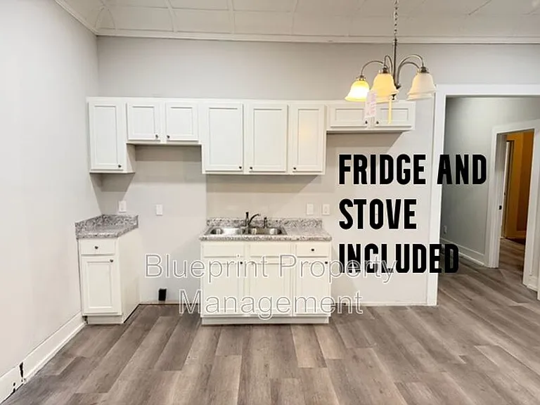 1701 Avenue I — Photo 2