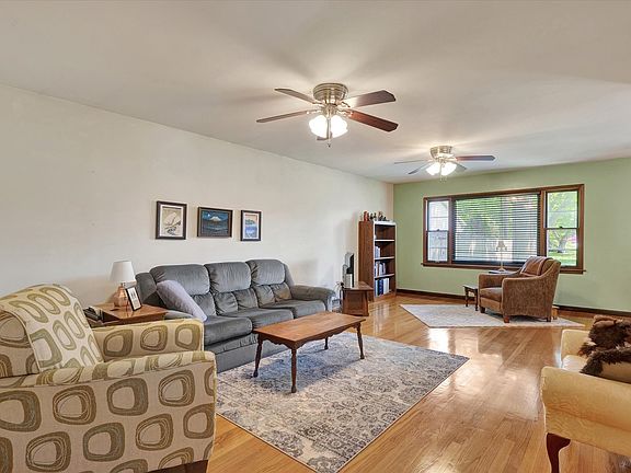 5th image of 707 Burkwood Dr
