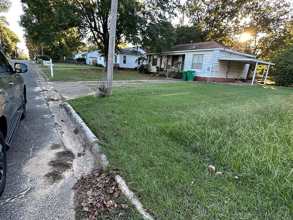 2nd image of 345 Fielden St