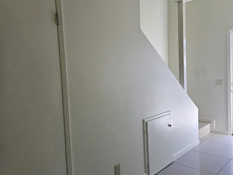 127 Villa Ct #6 — Photo 27