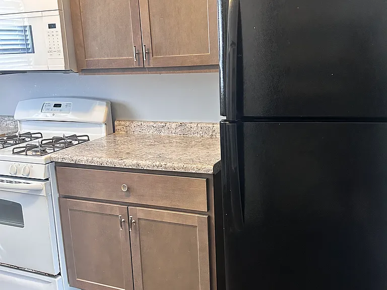 417 S 27th St #419 — Photo 9