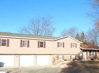 N1579 Arburoe Ln, Fort Atkinson, WI 53538