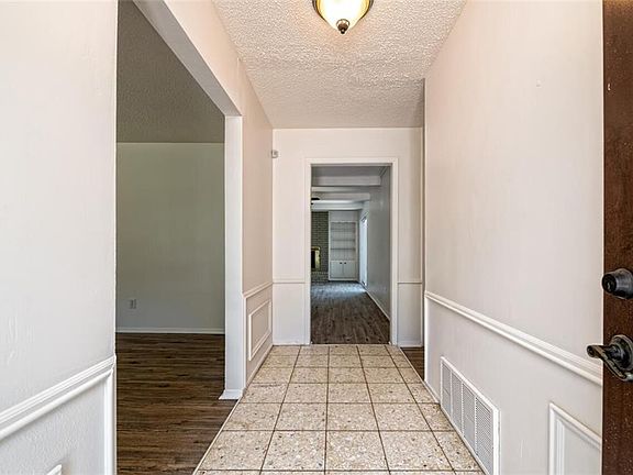 4th image of 5419 Lake Crest Dr