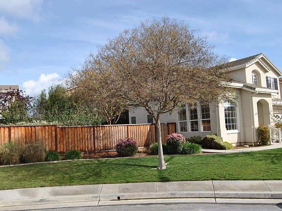 3rd image of 961 Wildgrass Ct