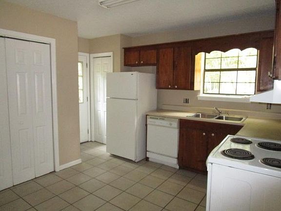 4th image of 101 Adria Ln