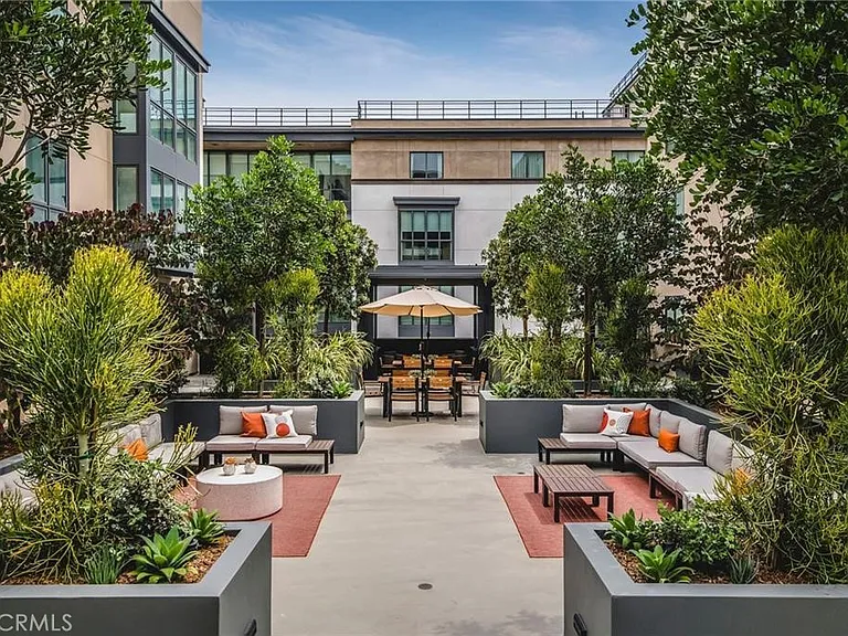 39 S Los Robles Ave #6010 — Photo 31