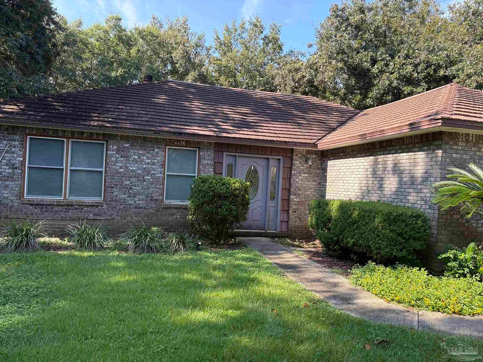 3 bed, 1436 sqft, $2,200 — Photo 1